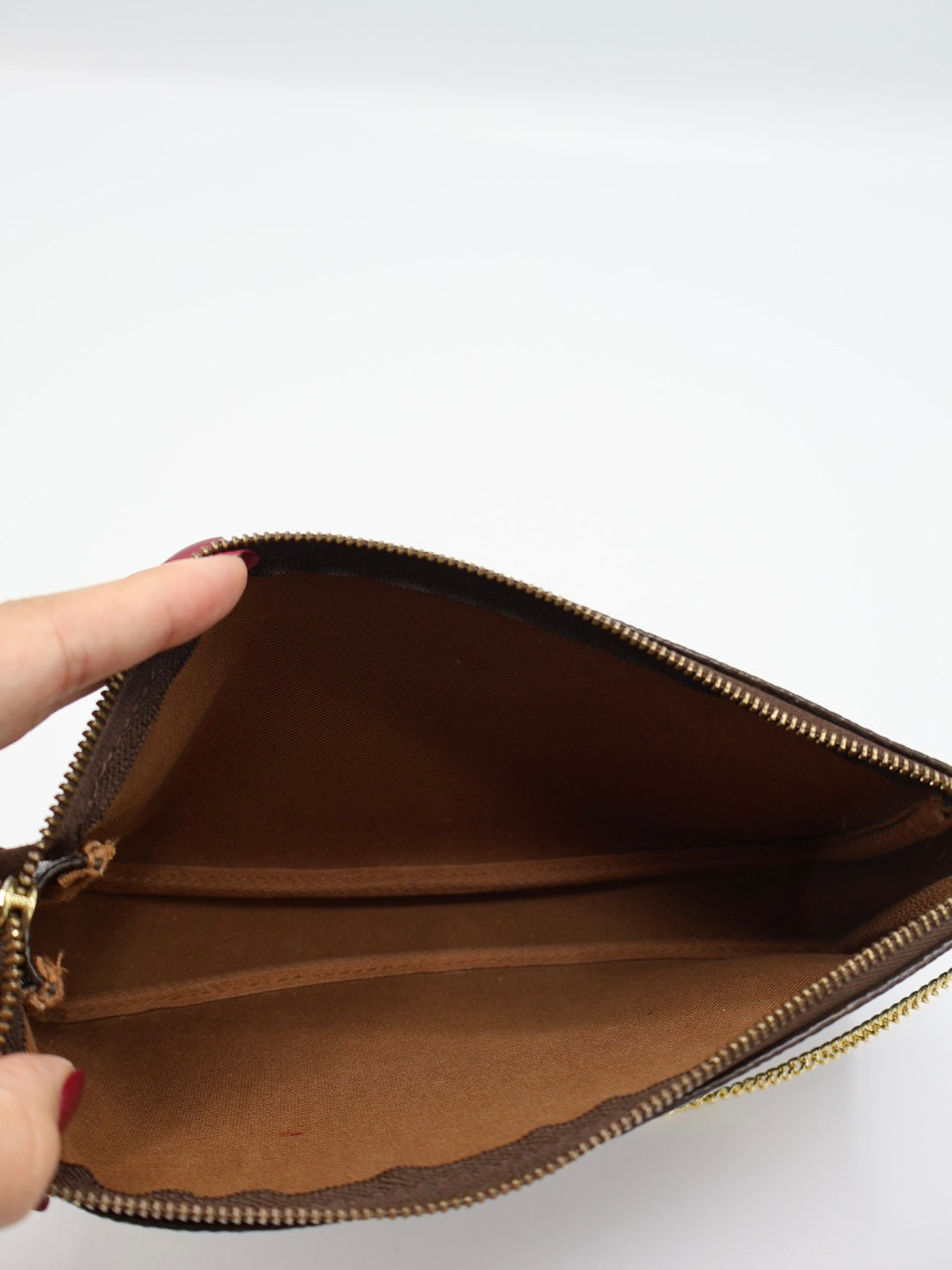 LOUIS VUITTON POCHETTE