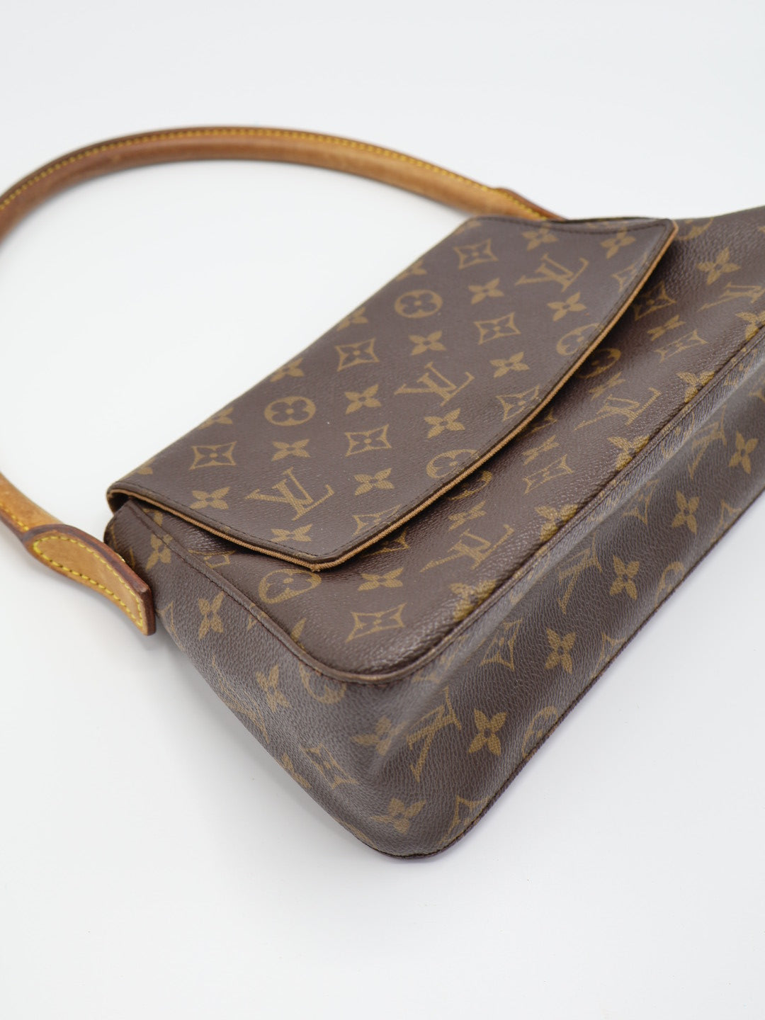 LOUIS VUITTON LOOPING PM