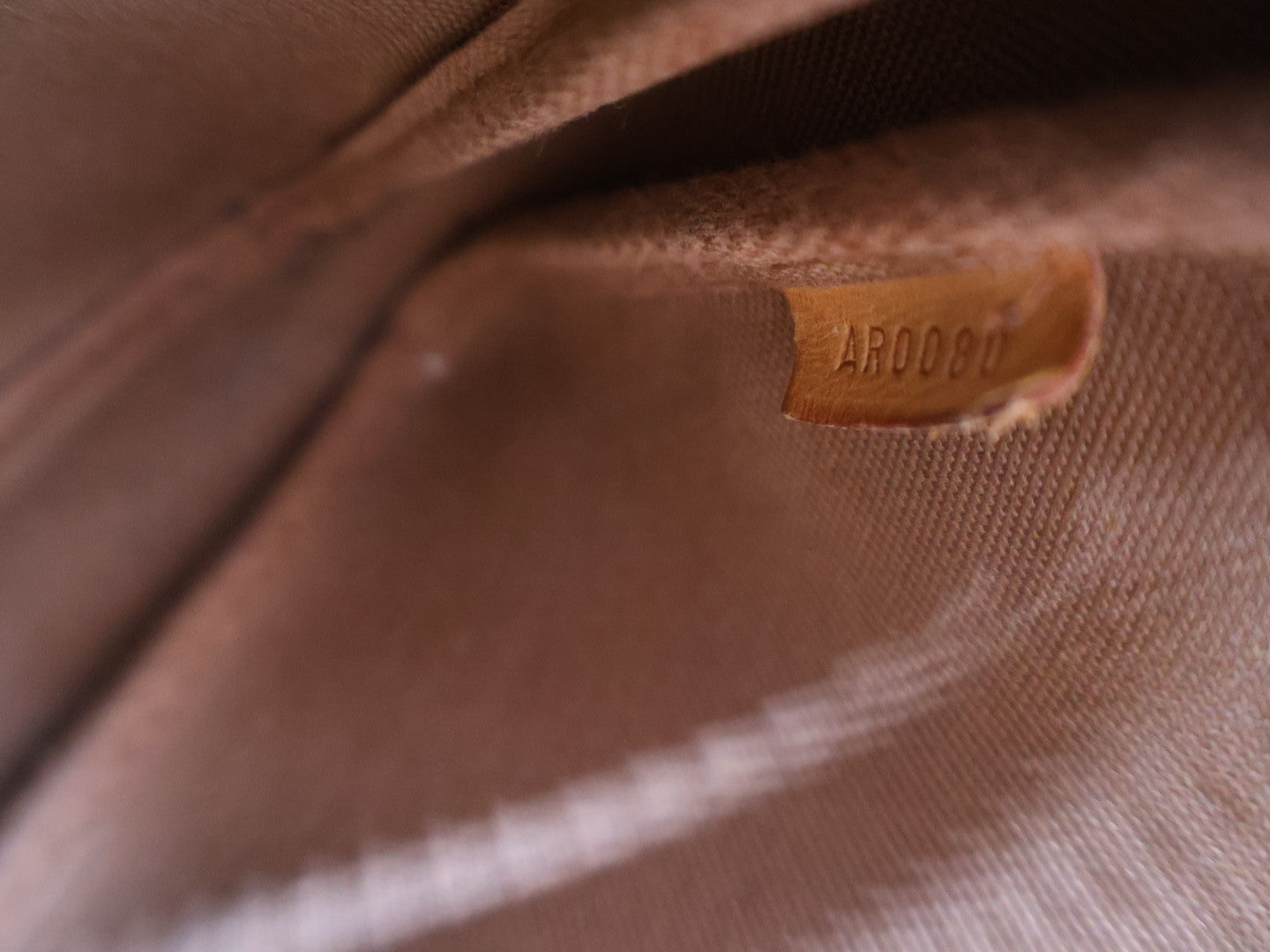 LOUIS VUITTON POCHETTE