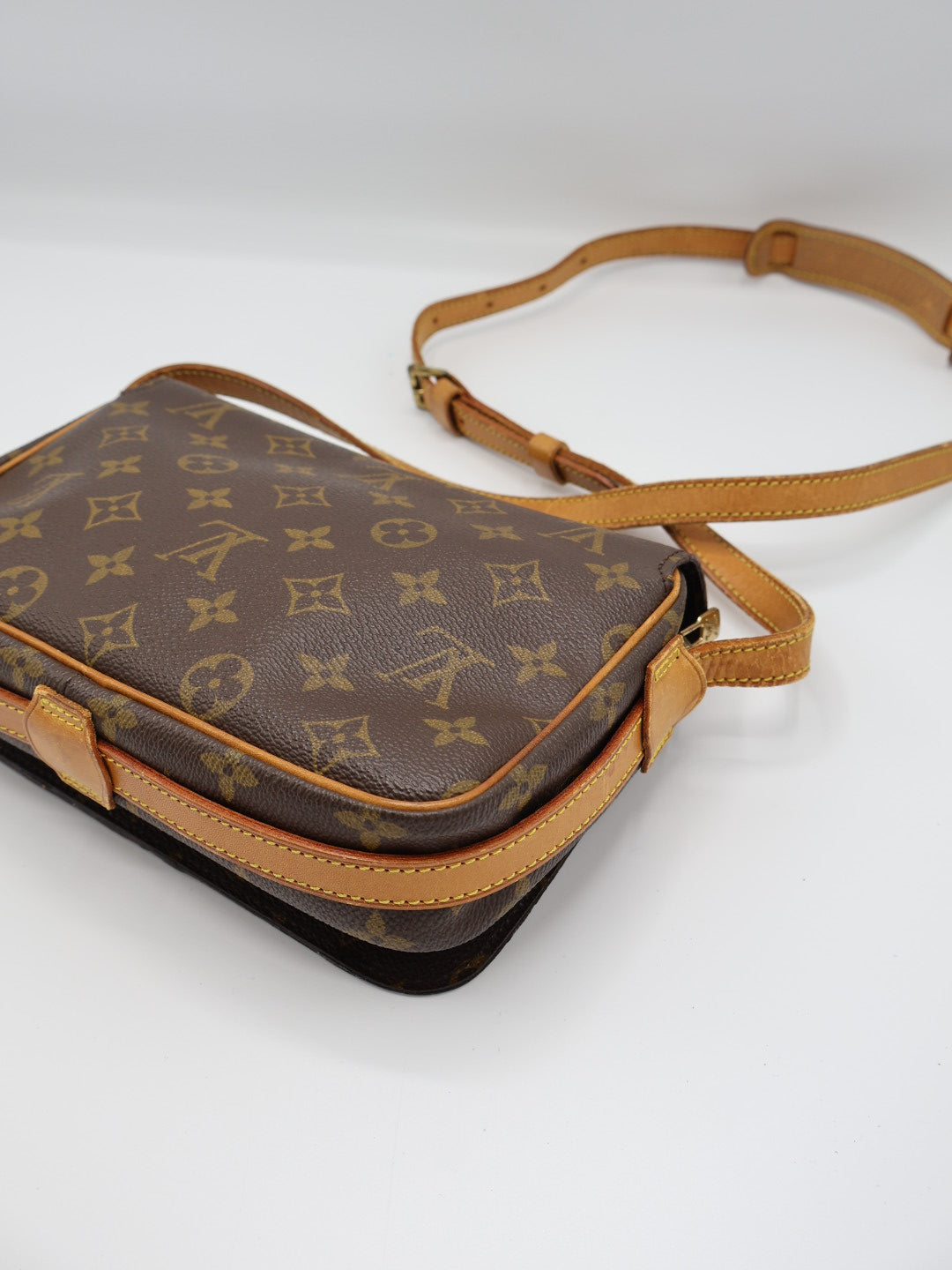 LOUIS VUITTON SAINT GERMAIN 24