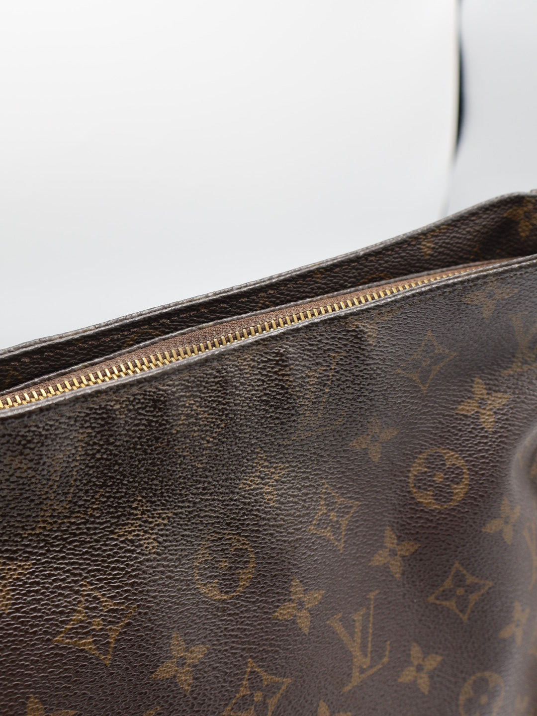LOUIS VUITTON LOOPING GM