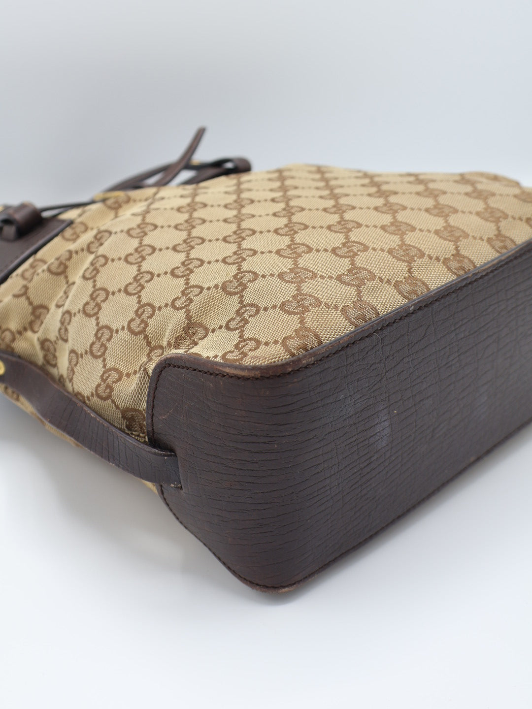 GUCCI CAVAS BELTED TOTE