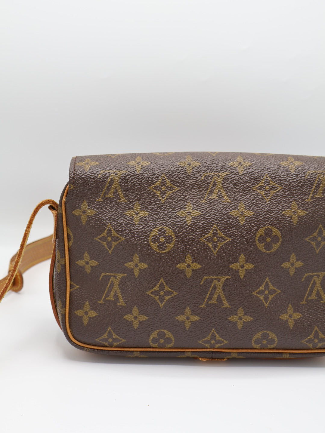 LOUIS VUITTON SAINT GERMAIN 24