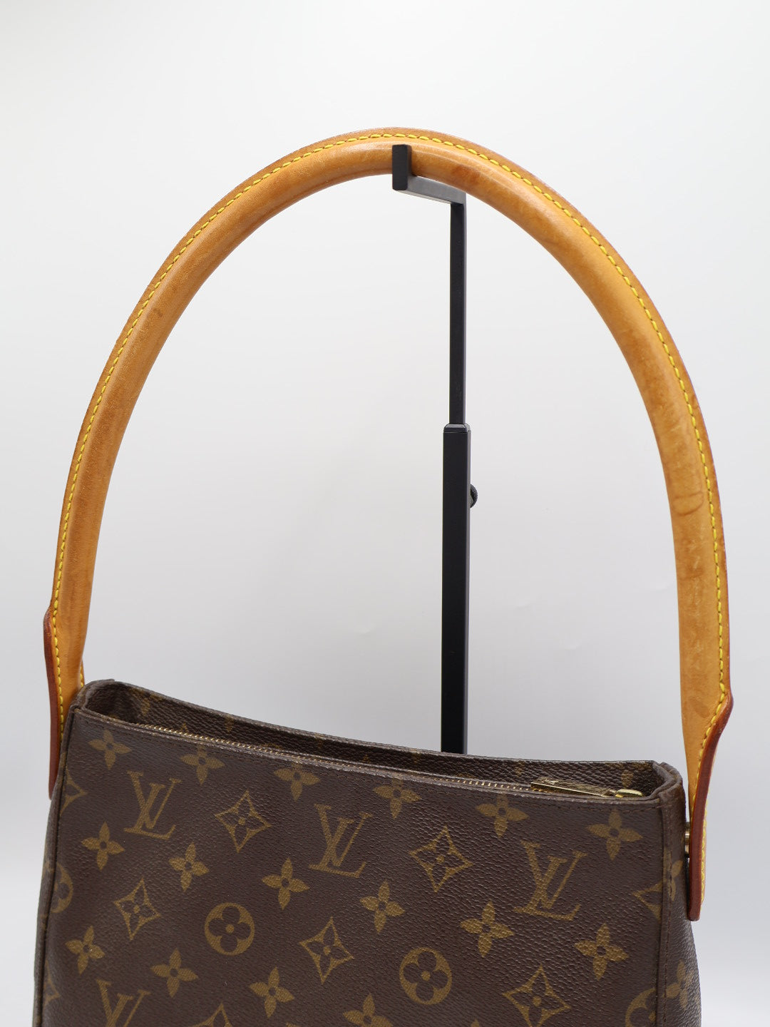 LOUIS VUITTON LOOPING MM