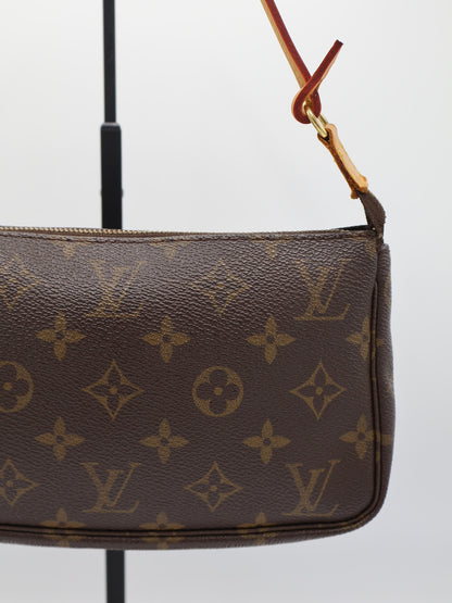 LOUIS VUITTON POCHETTE ACCESSOIRES