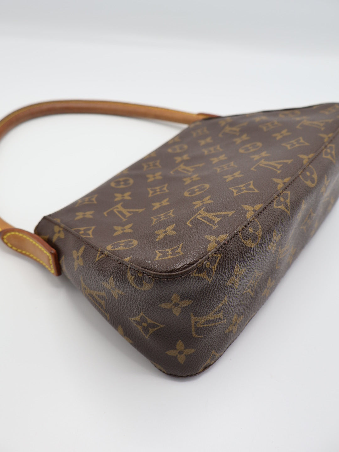 LOUIS VUITTON LOOPING PM