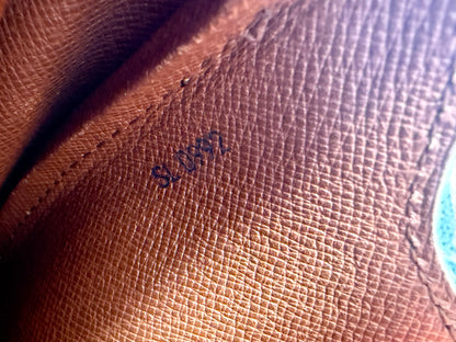 LOUIS VUITTON CARTOUCHIÈRE MM