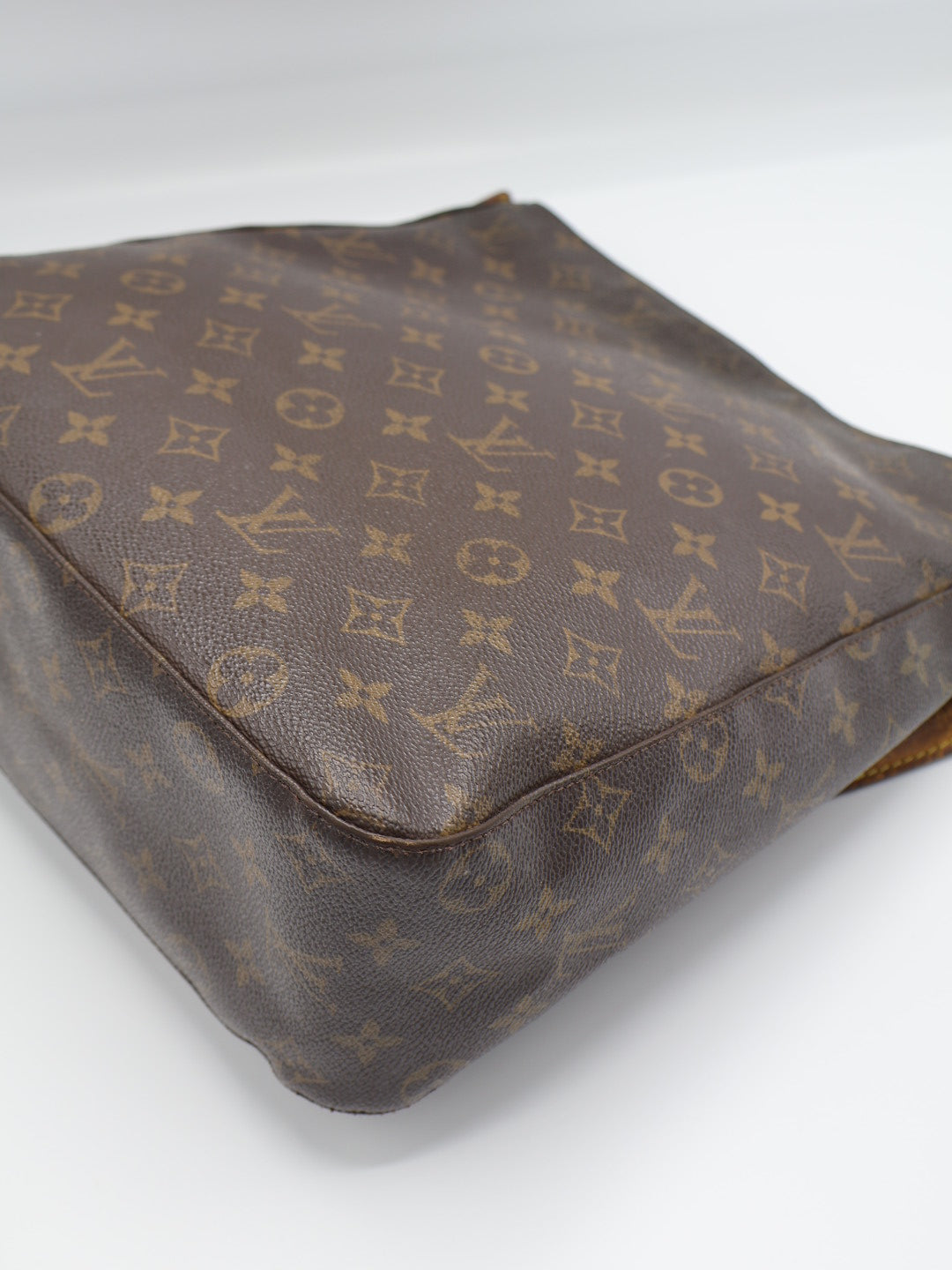 LOUIS VUITTON LOOPING GM