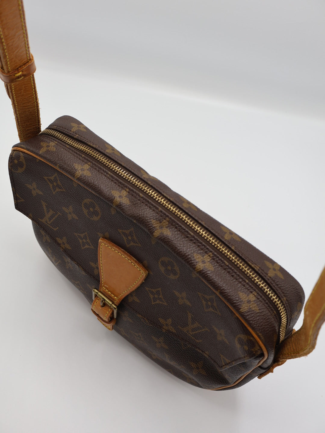 LOUIS VUITTON JEUNEFILLE GM