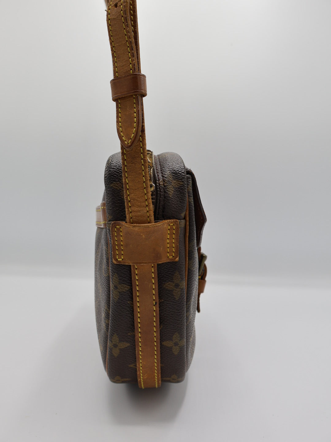 LOUIS VUITTON JEUNE FILLE MM