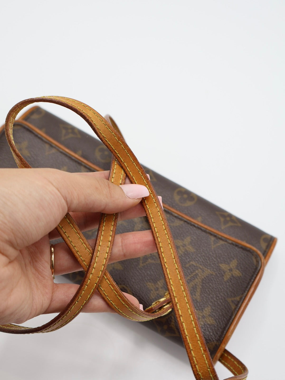 LOUIS VUITTON POCHETTE TWIN
