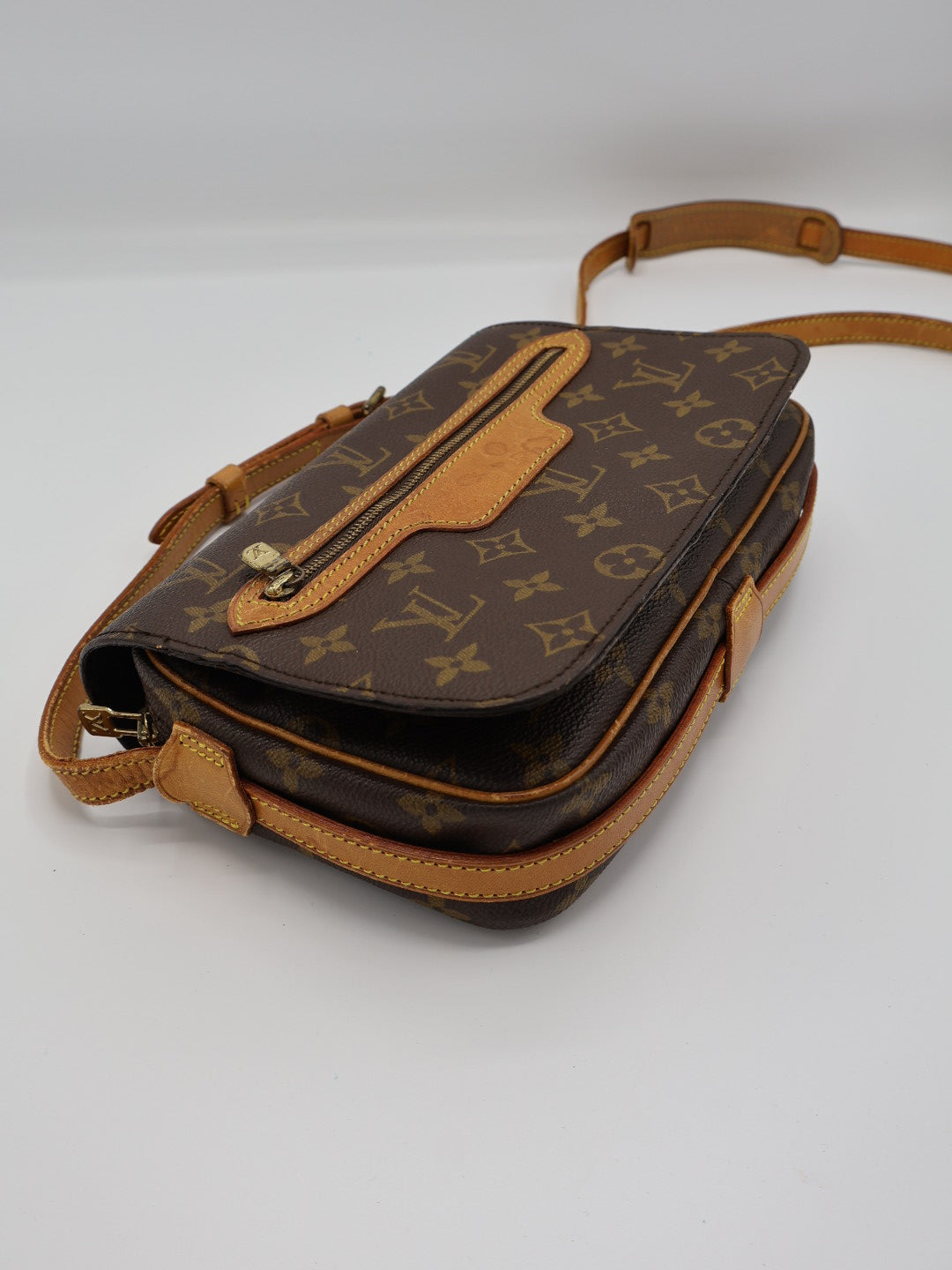 LOUIS VUITTON SAINT GERMAIN 24