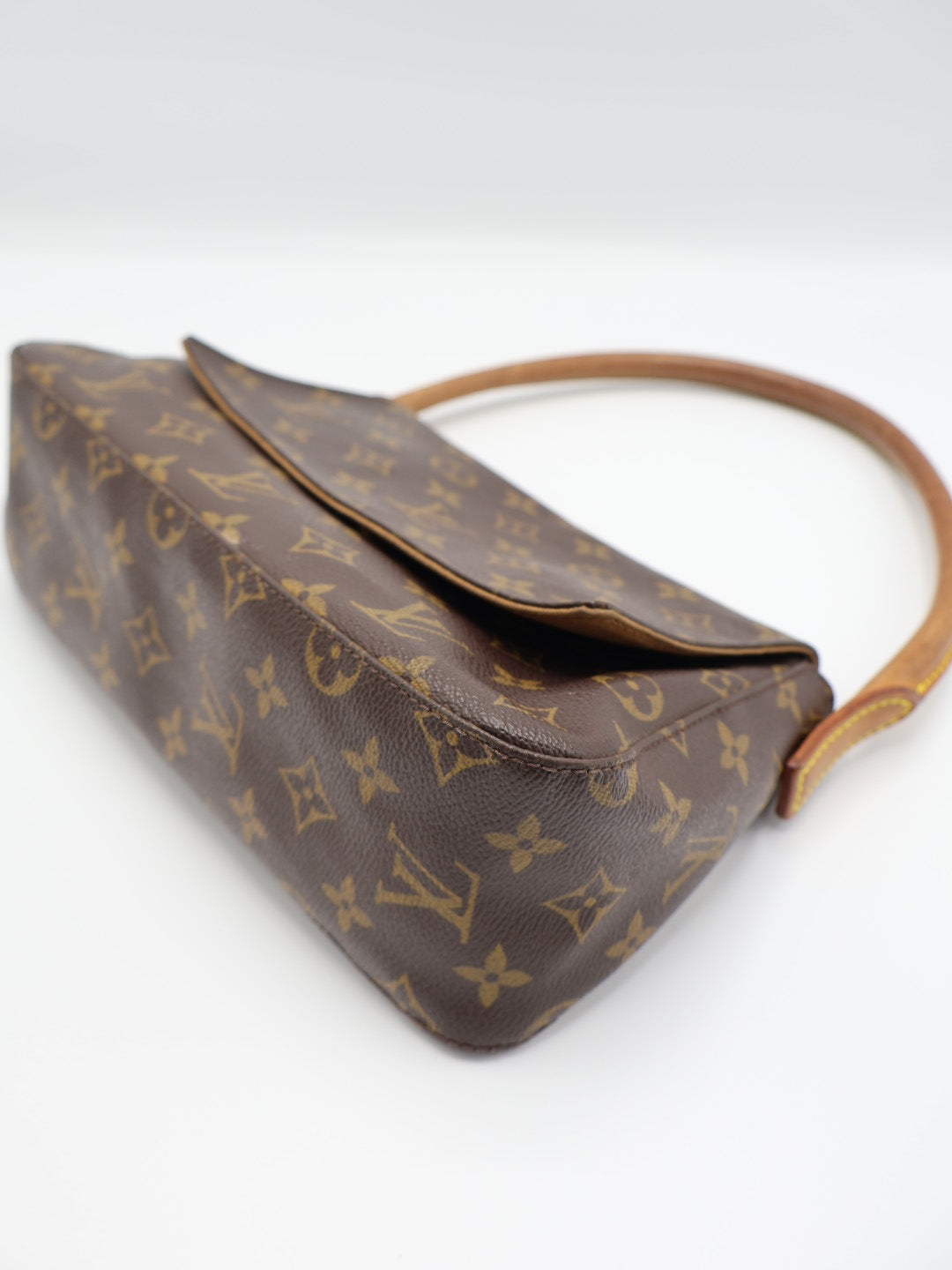 LOUIS VUITTON LOOPING PM