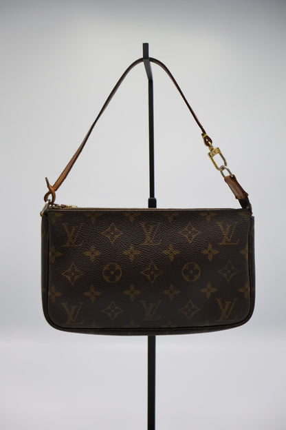 LOUIS VUITTON POCHETTE ACCESSOIRES