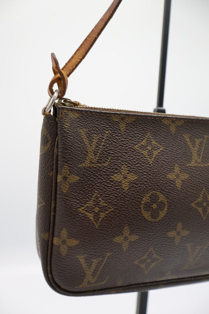 LOUIS VUITTON POCHETTE ACCESSOIRES