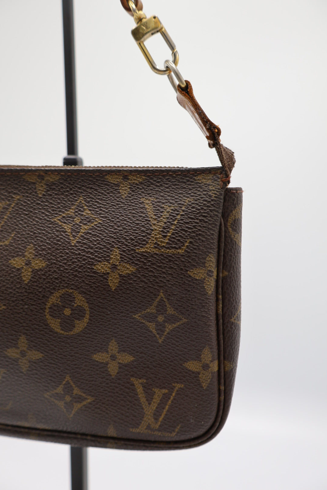 LOUIS VUITTON POCHETTE ACCESSOIRES