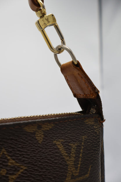 LOUIS VUITTON POCHETTE ACCESSOIRES