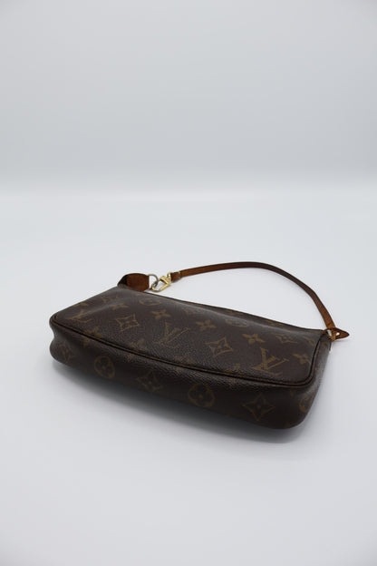 LOUIS VUITTON POCHETTE ACCESSOIRES