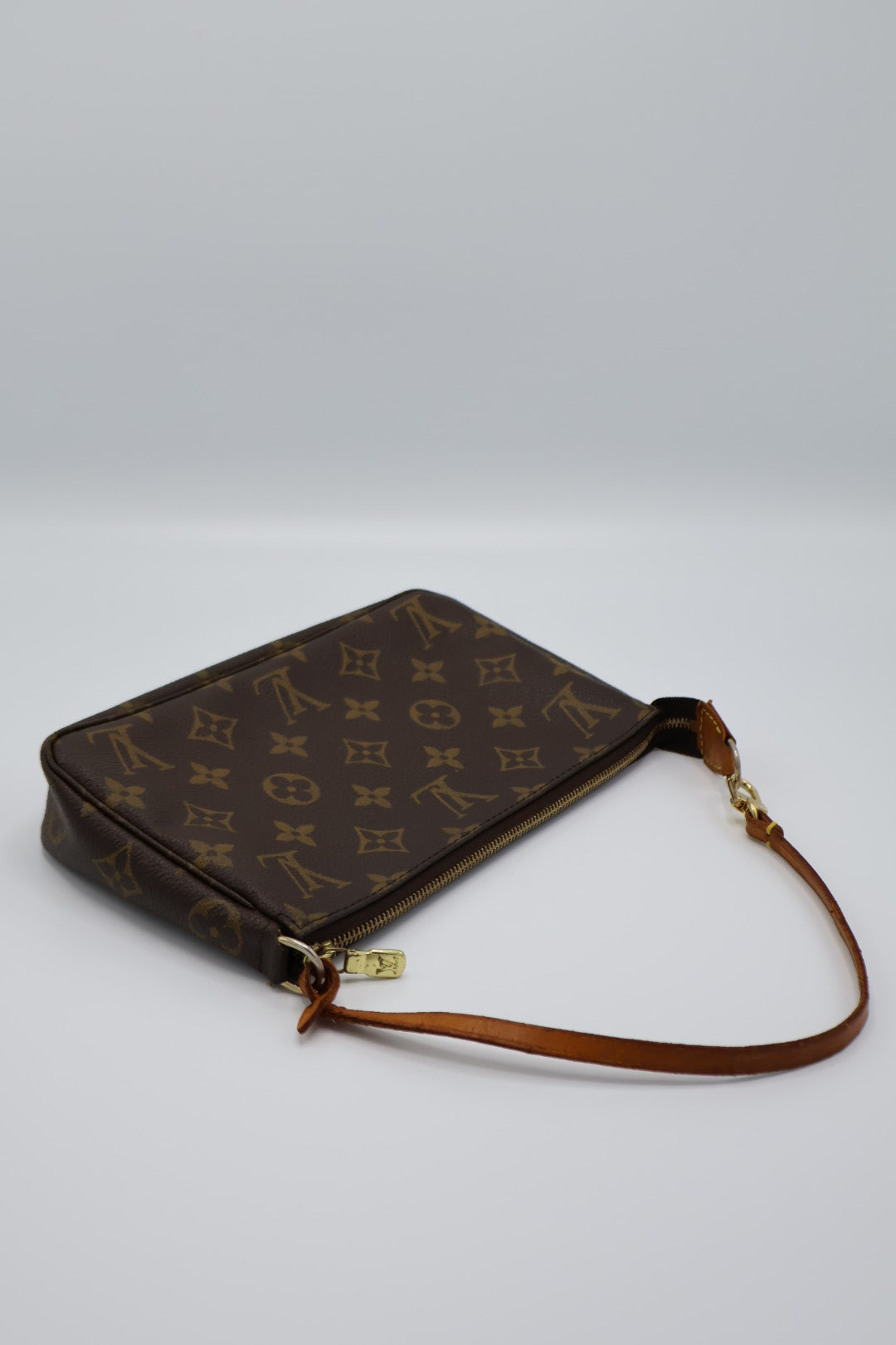 LOUIS VUITTON POCHETTE ACCESSOIRES